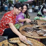 เปิดม่าน “River of Love the Series เรือนแพสะแกกรัง เดอะซีรีส์” ปลุกเสน่ห์เมืองอุทัยธานี ผ่านสายธารแห่งรักและวิถีชีวิตริมสะแกกรัง พร้อมเปิดตัว “ปิงปอง ธราดล” ลูกหลานเมืองพระชนกจักรี ประเดิมบทพระเอกเต็มตัว